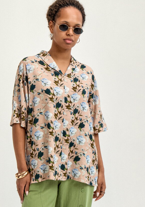 Блуза со спущенным плечом и с воротом шаль шир.  580, рис. 9