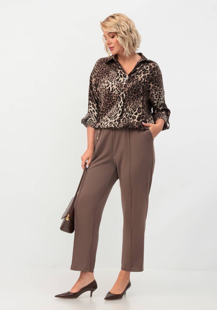 Блуза с патами на рукавах и брошью шир.  750, рис. 25