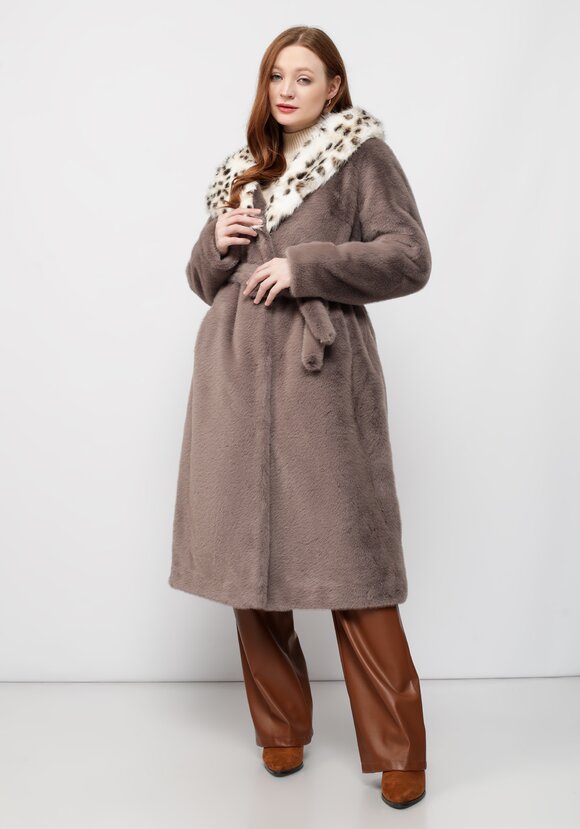 Шуба с леопардовым воротником шир.  580, рис. 1