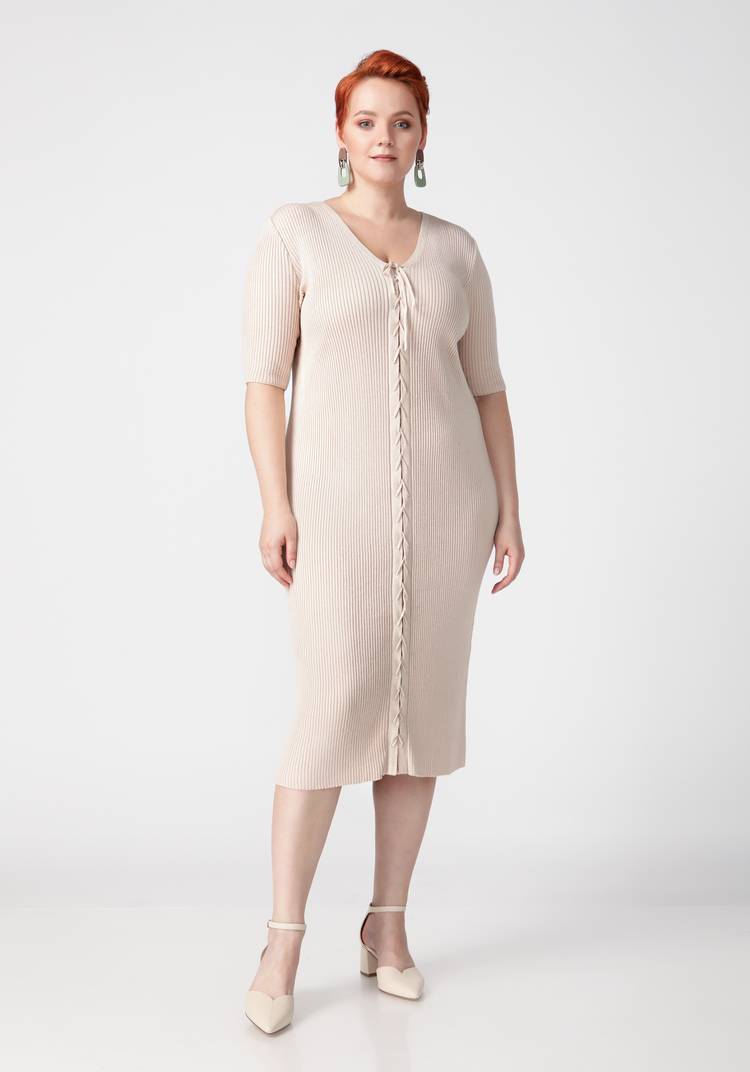 Платье прямое миди с V-образным вырезом шир.  750, рис. 7