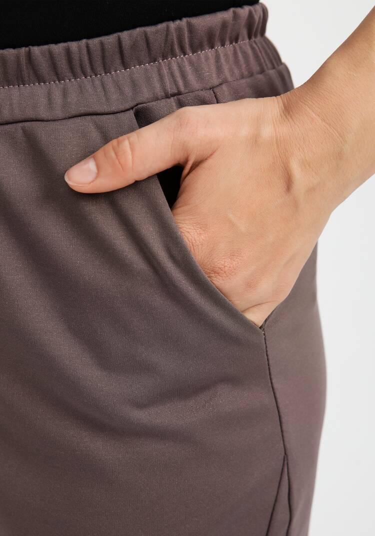 Брюки оригинального кроя на резинке шир.  750, рис. 22