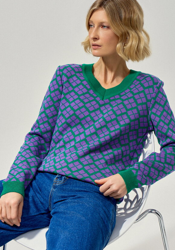 Джемпер женский с V-образным вырезом шир.  580, рис. 20