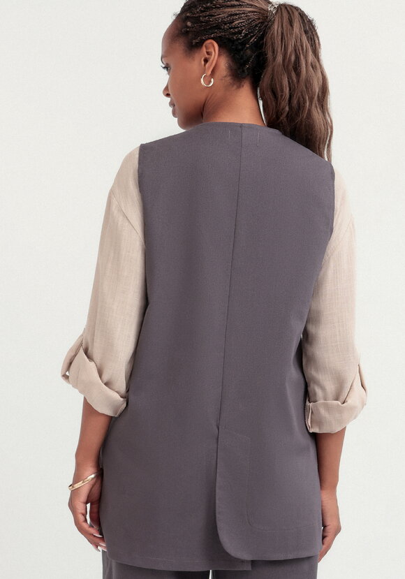 Жилет с асимметричной застежкой шир.  580, рис. 12