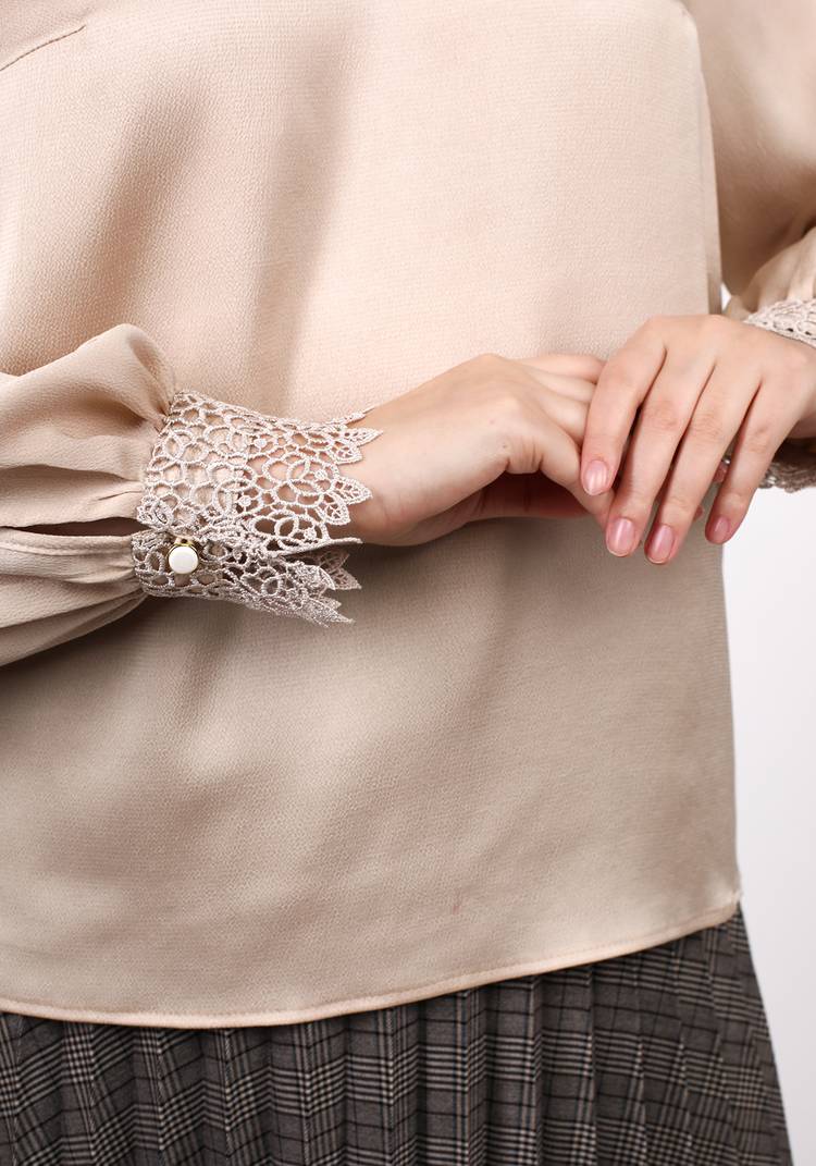 Блуза с отложным воротником и кружевом шир.  750, рис. 3