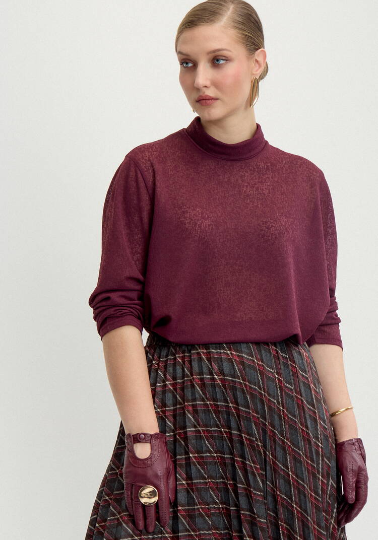 Водолазка из фактурного трикотажа шир.  750, рис. 12