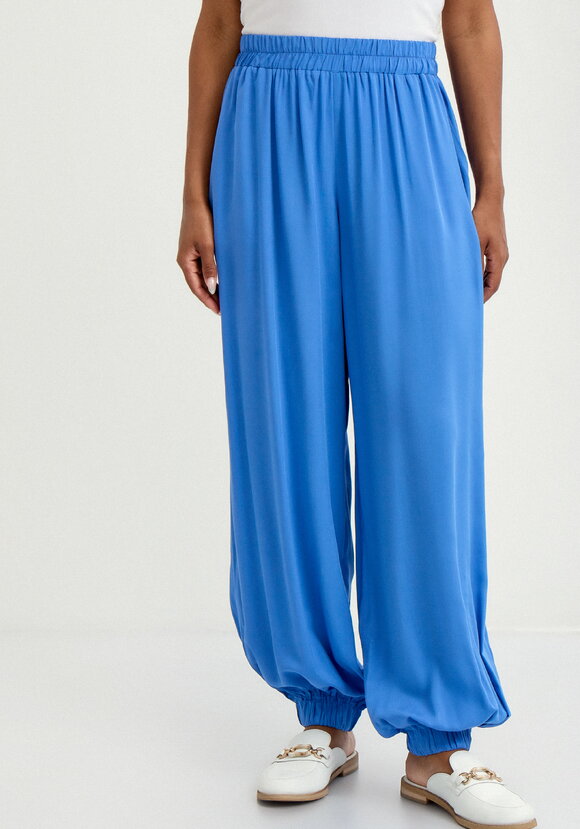 Брюки широкие с карманами на резинке по низу шир.  580, рис. 20