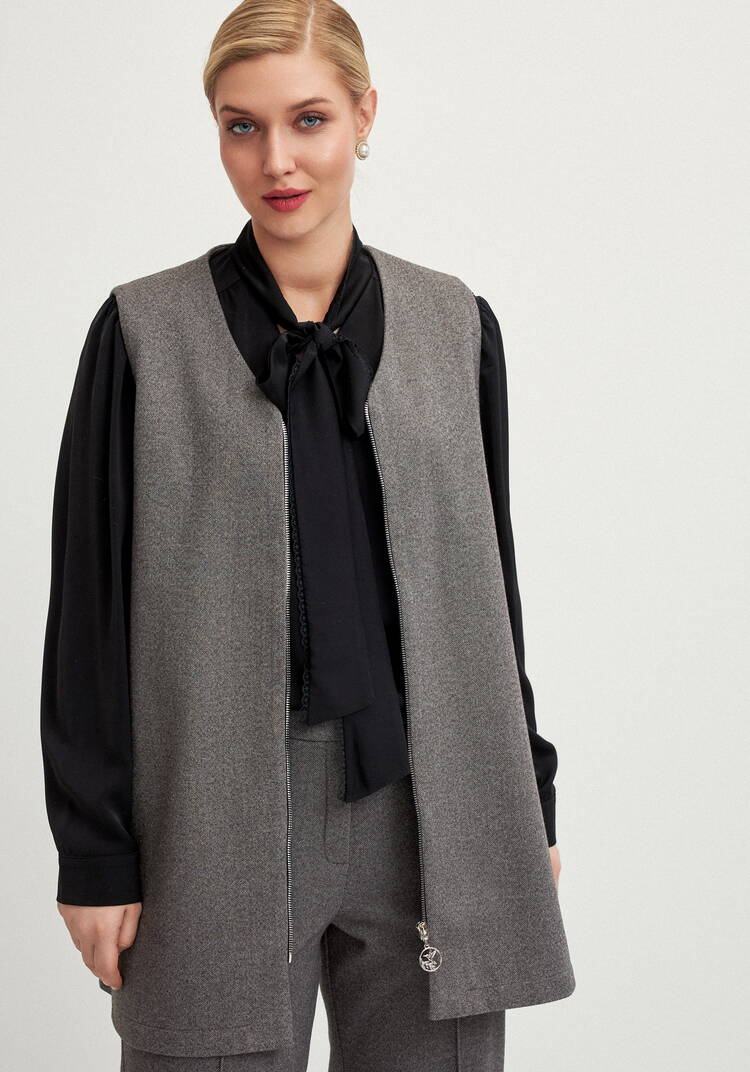 Жилет с боковыми пуговицами на молнии шир.  750, рис. 7