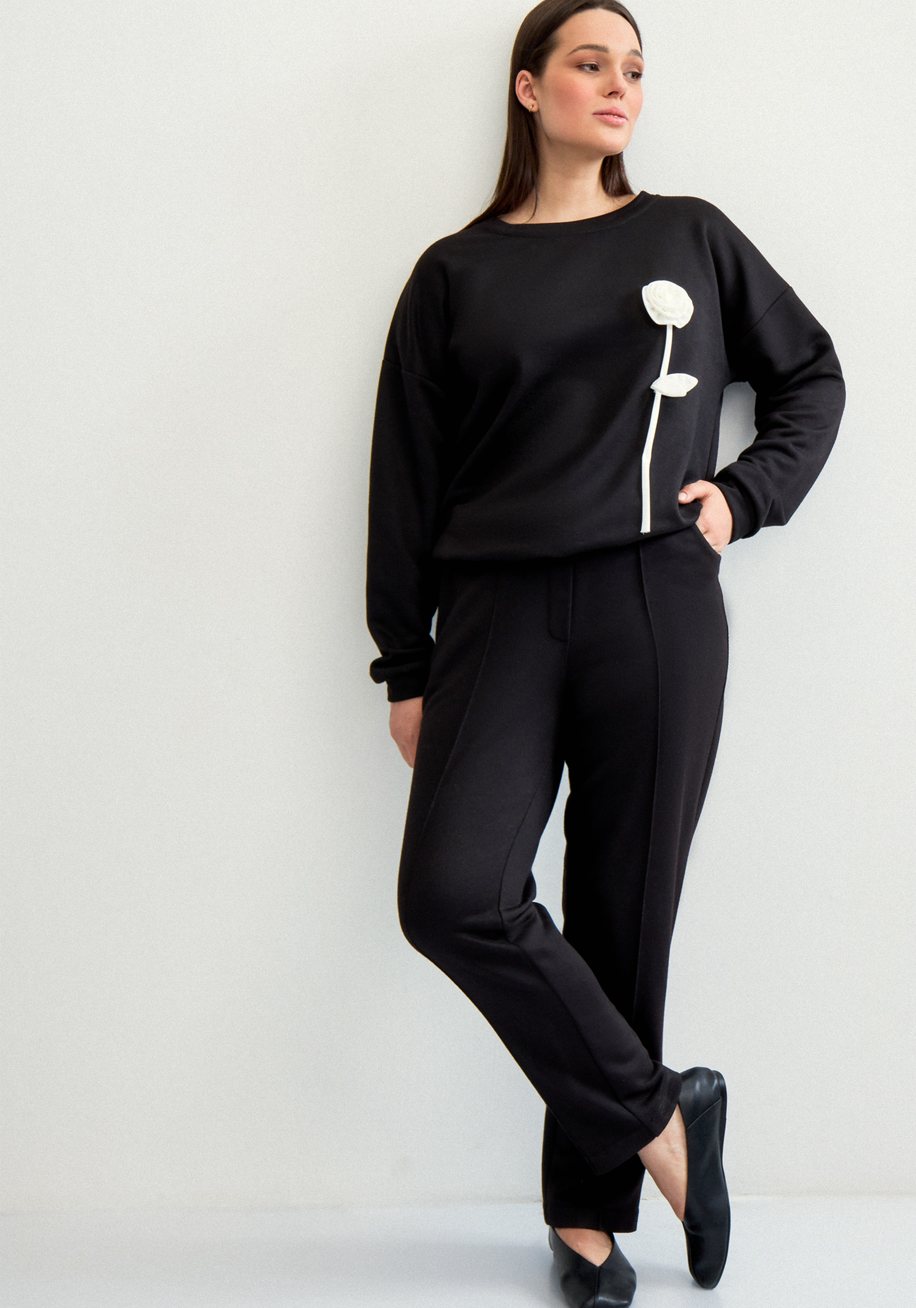 Брюки прямого кроя с имитацией стрелок 1899₽