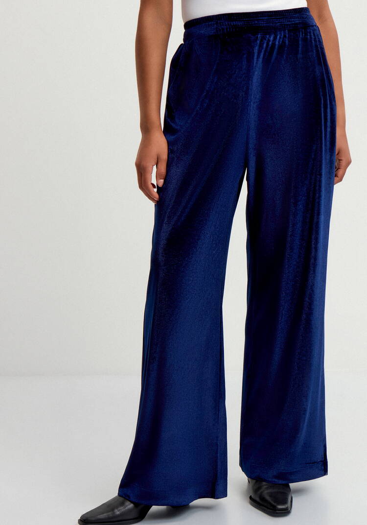 Брюки из велюра на резинке по поясу шир.  750, рис. 12