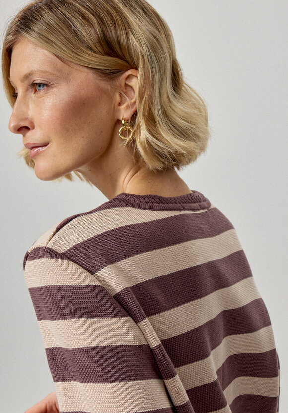 Пиджак в горизонтальную полоску на пуговицах шир.  580, рис. 12