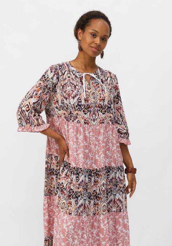 Платье с ярусами и комбинированным принтом шир.  580, рис. 7