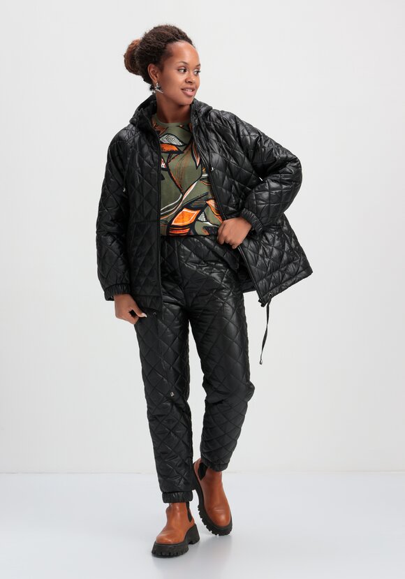 Куртка стёганая с капюшоном шир.  580, рис. 2