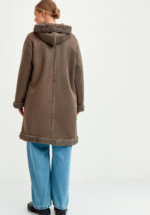 Полупальто с экомехом Раиля шир.  580, рис. 22