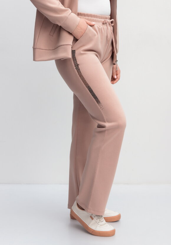 Костюм со стразами (бомбер и брюки) шир.  580, рис. 12