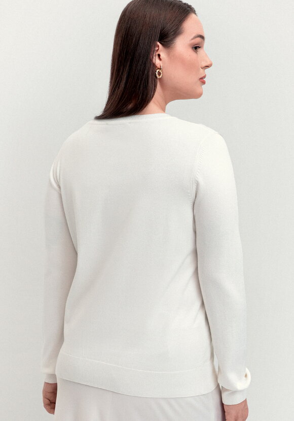 Джемпер с V-образным вырезом и рисунком шир.  580, рис. 10