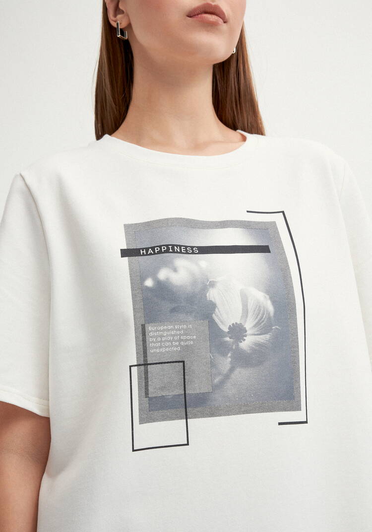 Костюм с флористическим принтом на футболке шир.  750, рис. 15