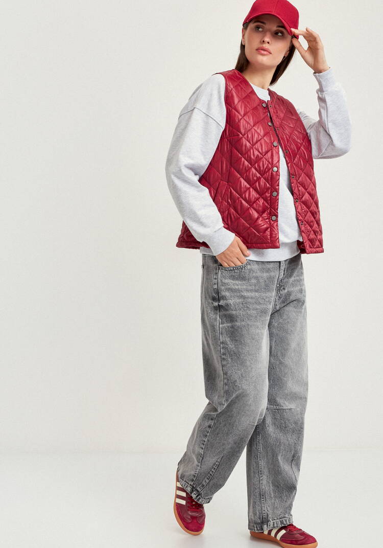 Жилет стёганый с застёжкой на кнопки шир.  750, рис. 22