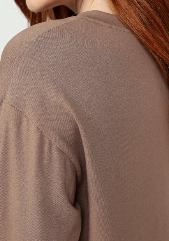 Туника свободного силуэта с разрезами шир.  580, рис. 26