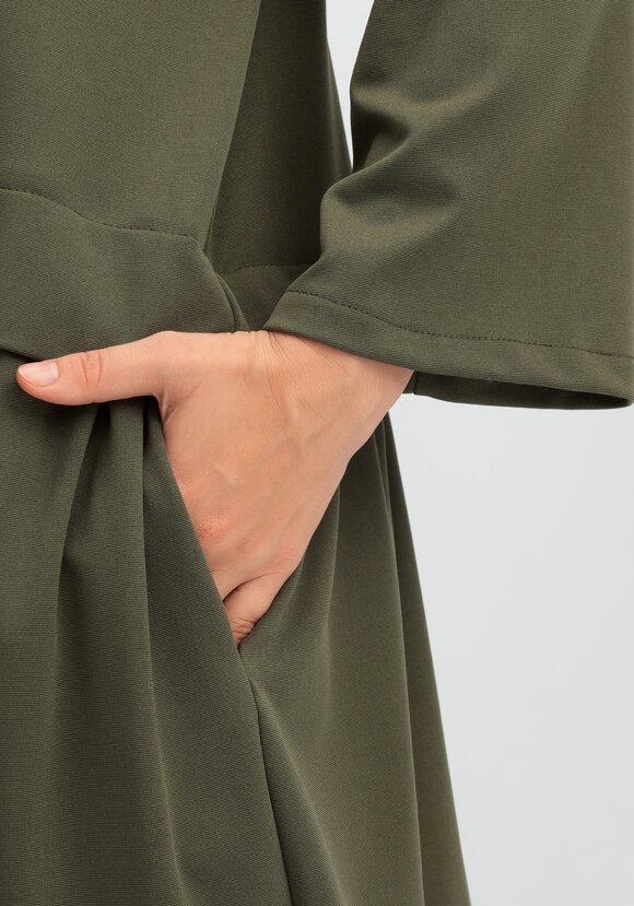 Платье с отрезной кокеткой-обманкой шир.  580, рис. 6