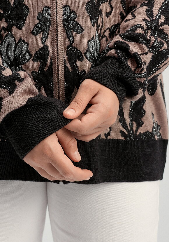 Бомбер с метанитью и цветочным орнаментом шир.  580, рис. 7