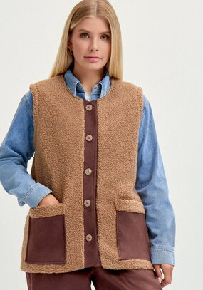 Жилет с отделкой из замши