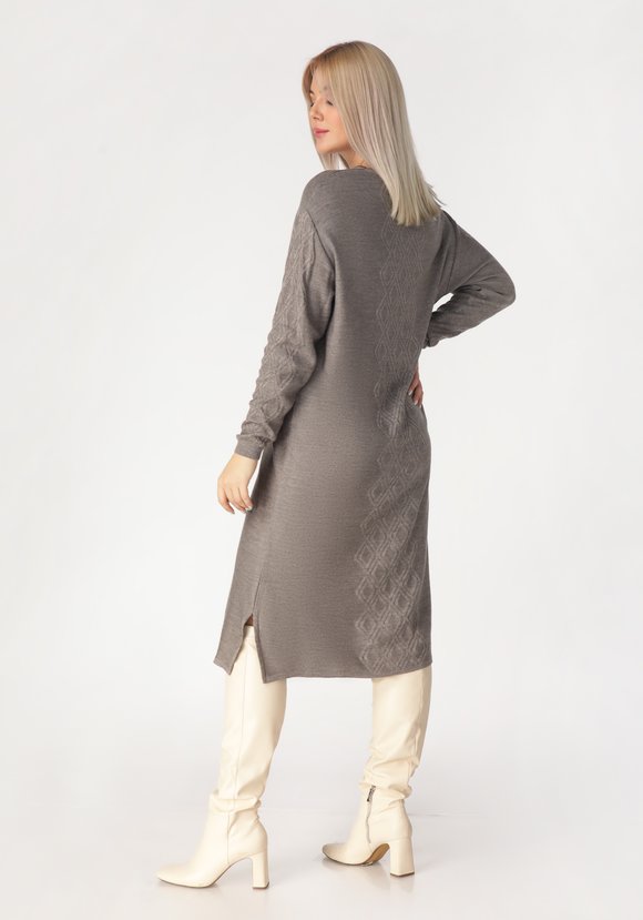 Платье с орнаментом по стану и рукавам шир.  580, рис. 7