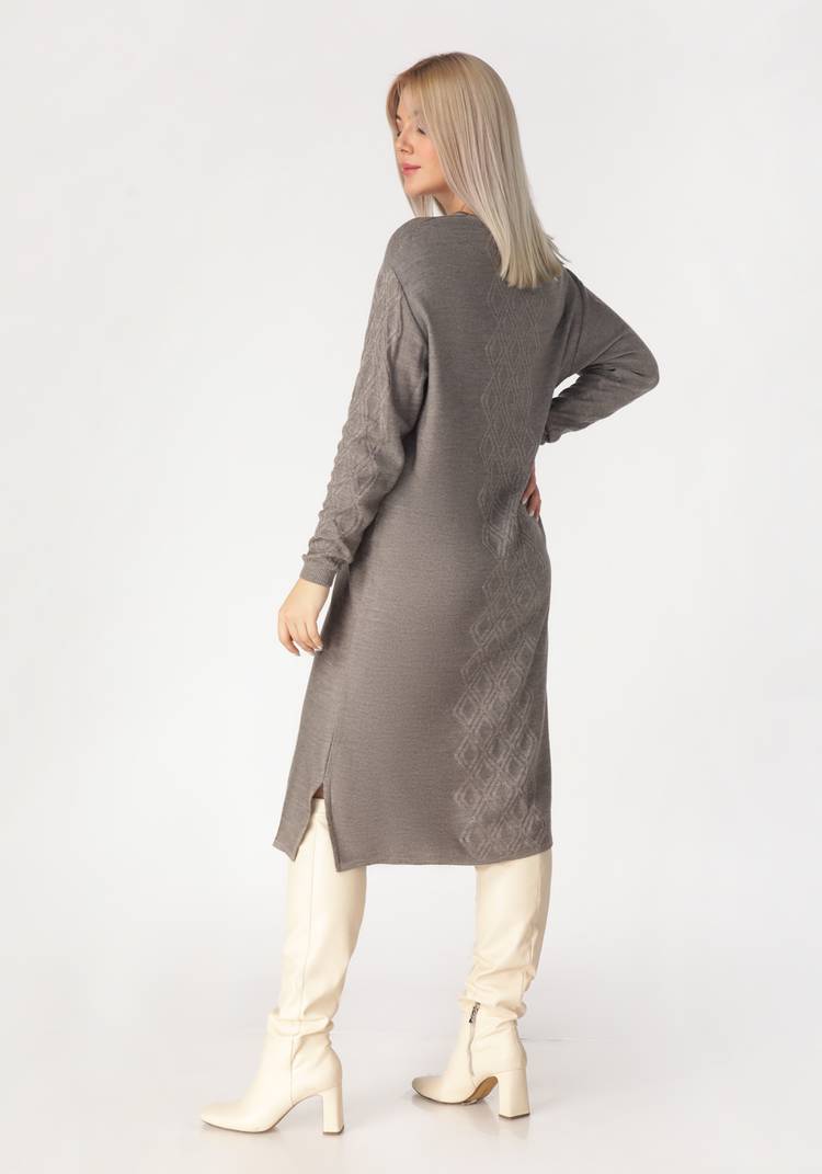 Платье с орнаментом по стану и рукавам шир.  750, рис. 7