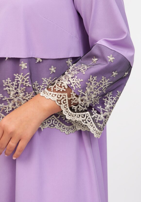 Платье с отделкой кружевом шир.  580, рис. 17