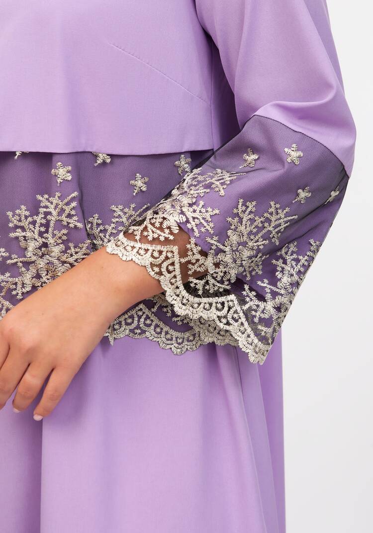 Платье с отделкой кружевом шир.  750, рис. 17