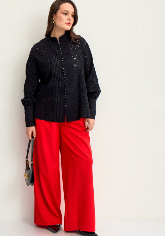 Блуза из шитья с жемчужными пуговицами шир.  580, рис. 10