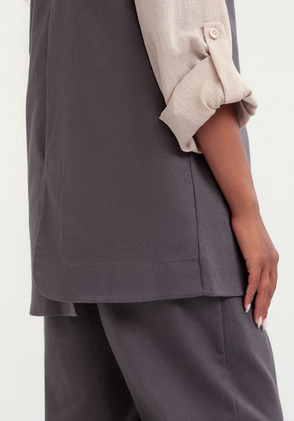 Жилет с асимметричной застежкой шир.  580, рис. 15