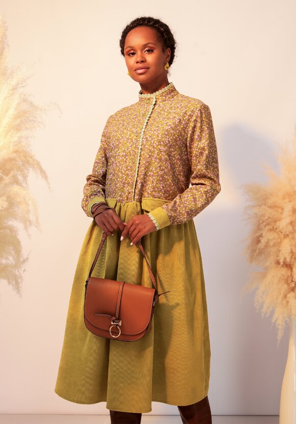 Платье из комбинированной вельветовой ткани шир.  580, рис. 31