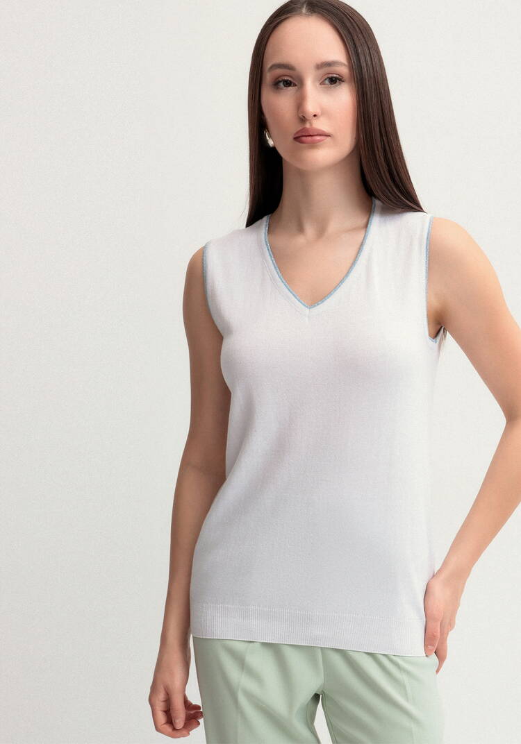 Топ с V-образным вырезом шир.  750, рис. 12