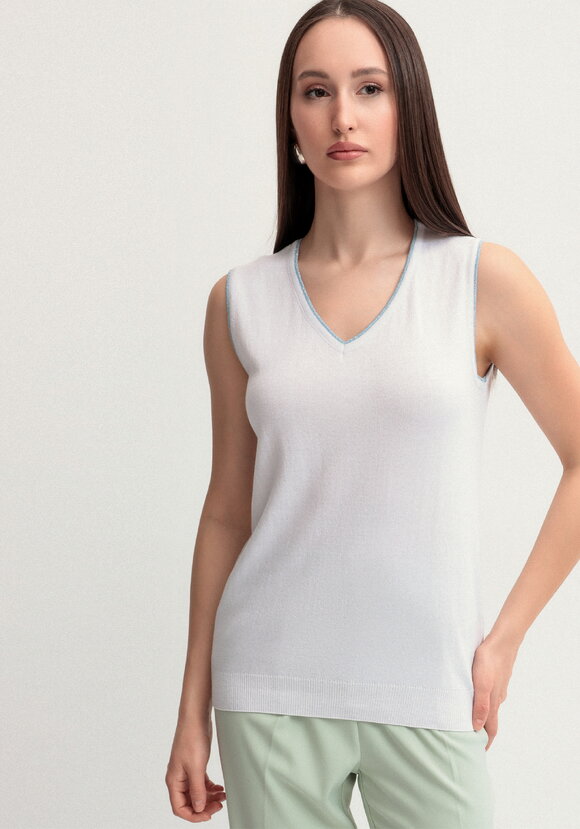 Топ с V-образным вырезом шир.  580, рис. 12