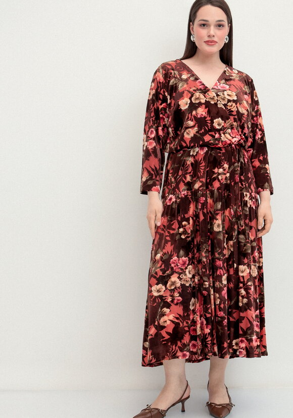 Платье с цветочным принтом на поясе шир.  580, рис. 11