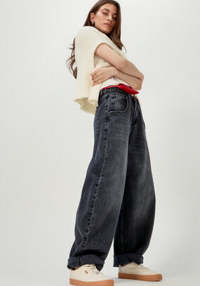 Джинсы багги свободного кроя