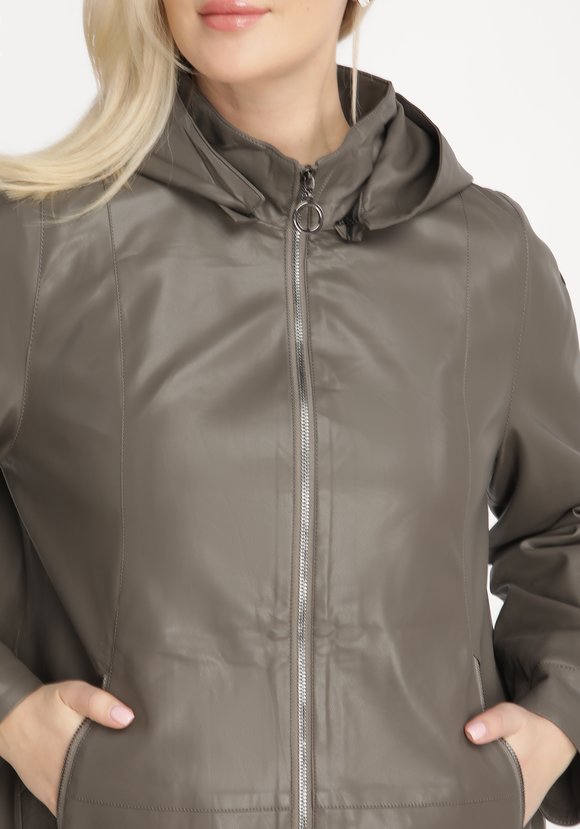 Куртка из экокожи с капюшоном шир.  580, рис. 12
