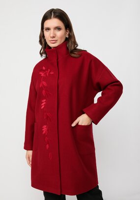 Пальто с вышивкой