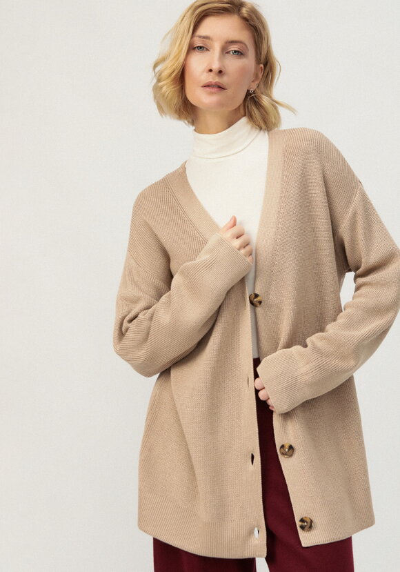 Кардиган со спущенным плечом шир.  580, рис. 13