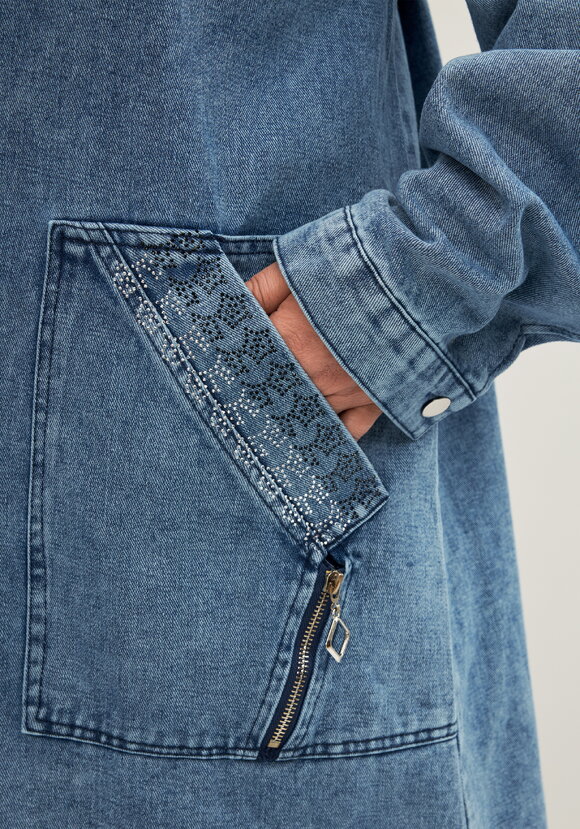 Куртка джинсовая удлиненная со стразами шир.  580, рис. 6