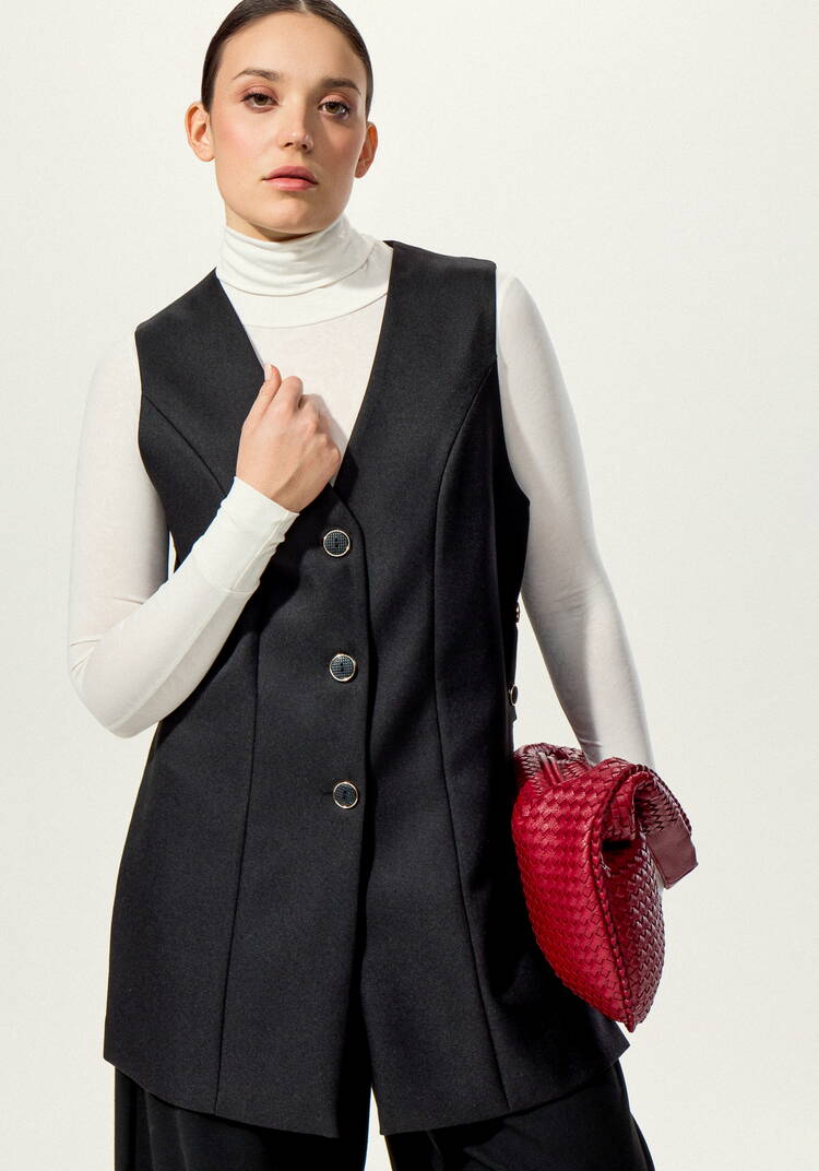 Жилет на пуговицах с разрезами по бокам шир.  750, рис. 8