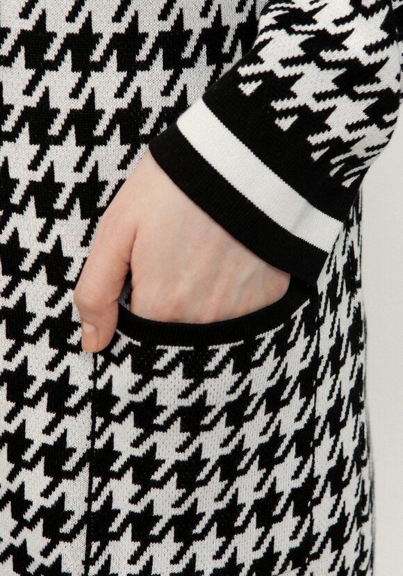 Кардиган Гусиная лапка шир.  580, рис. 14