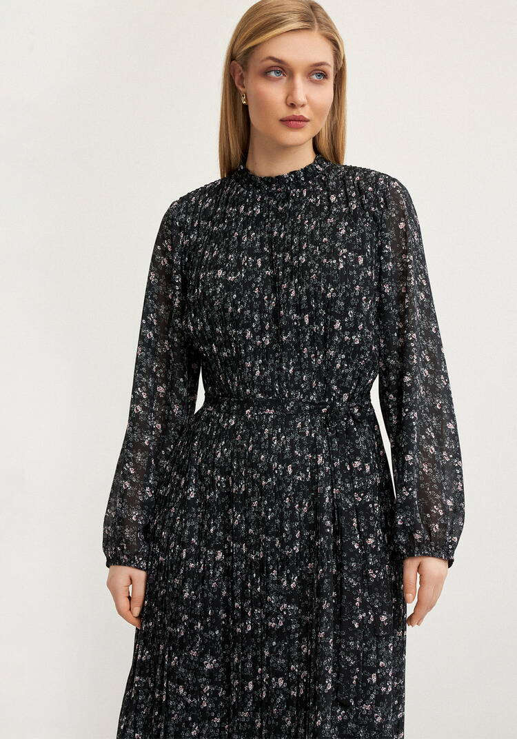 Платье гофре с рюшей по горловине шир.  750, рис. 2