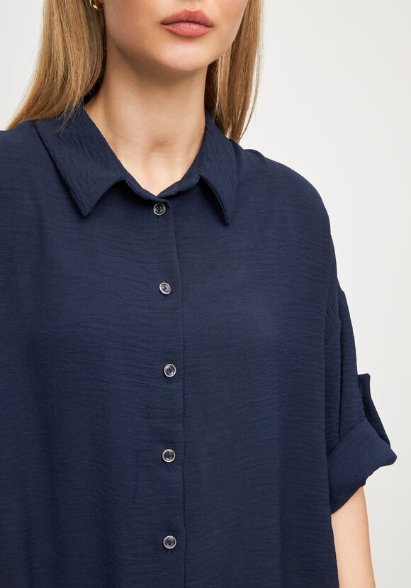 Рубашка удлиненная на пуговицах Лорелия шир.  580, рис. 10