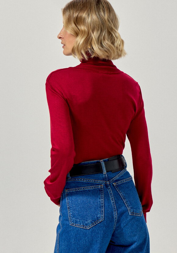 Водолазка с защипами у горловины шир.  580, рис. 13