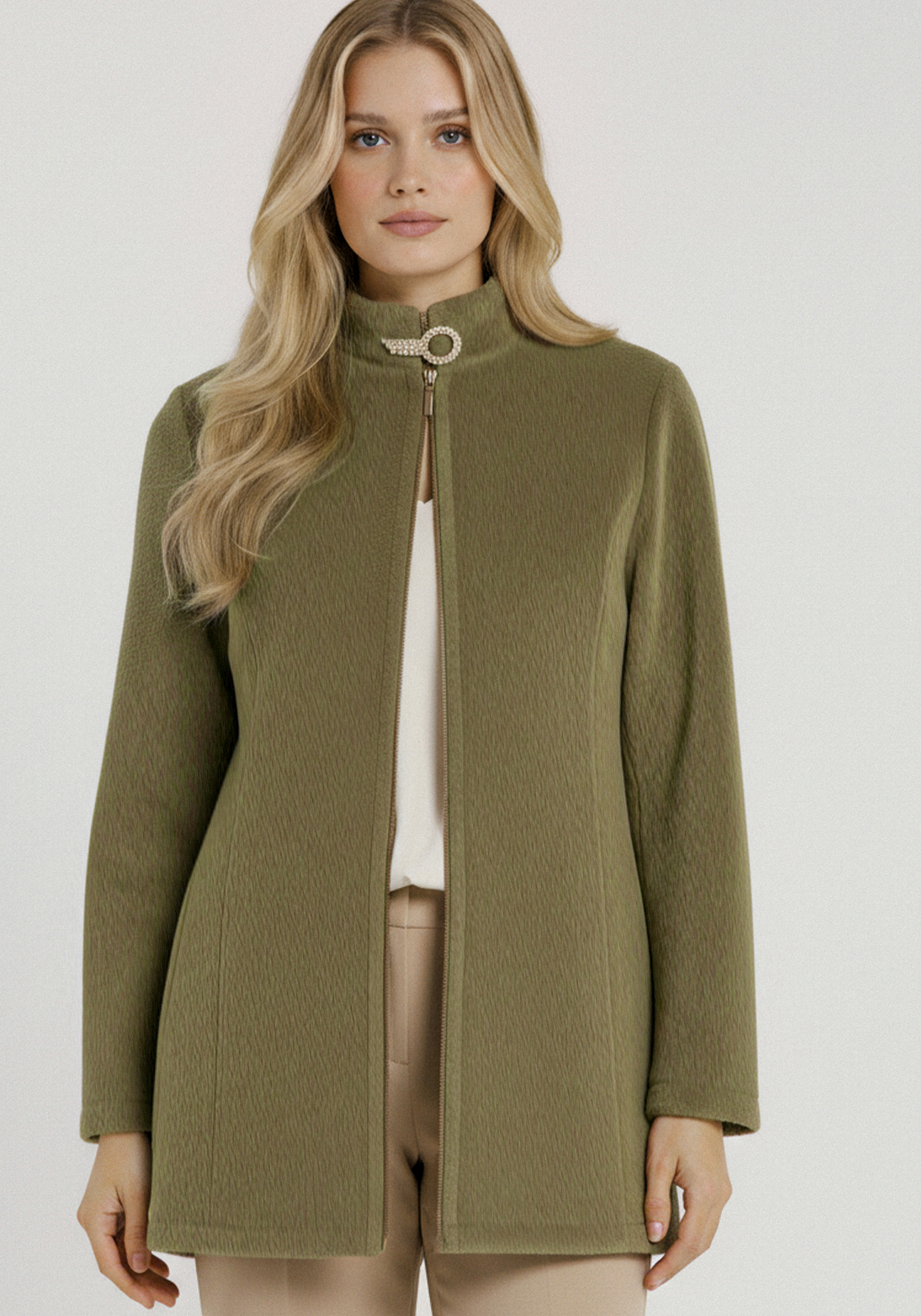 Кардиган на молнии с брошкой 4499₽