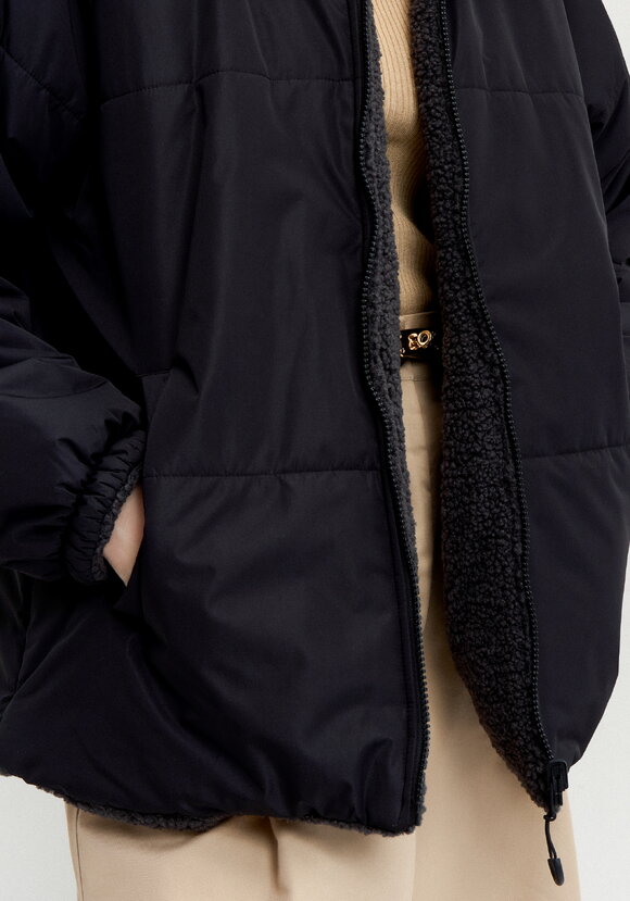 Двусторонняя куртка с высоким воротом шир.  580, рис. 26