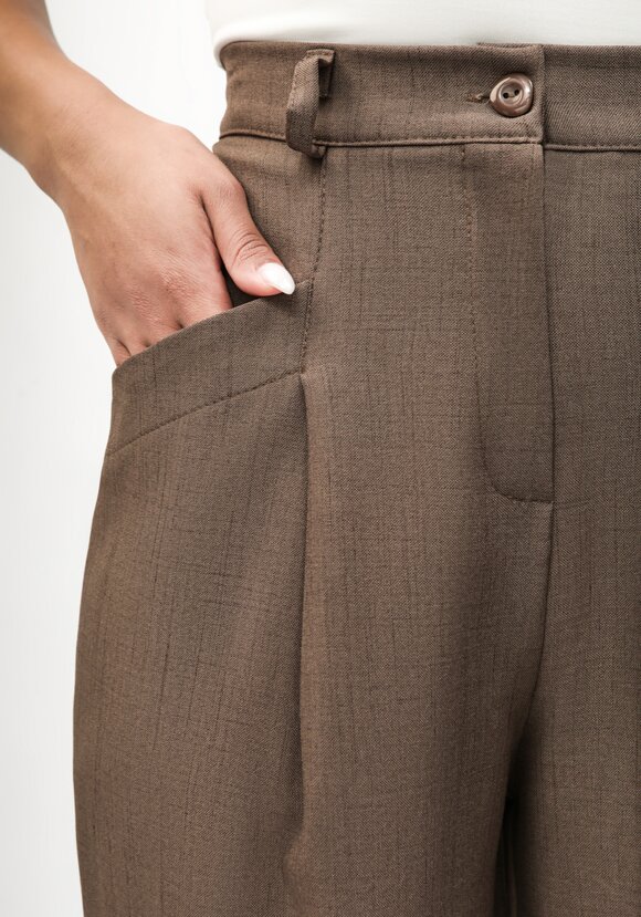 Брюки из натуральной смесовой ткани шир.  580, рис. 18