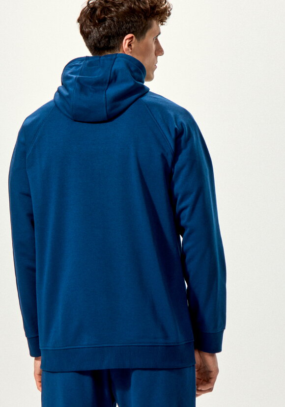 Толстовка с вышивкой и капюшоном шир.  580, рис. 27