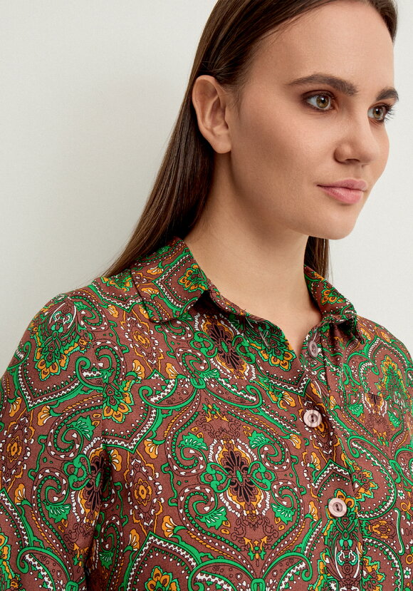 Блуза А-силуэта с ярусами шир.  580, рис. 26